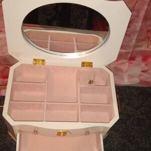 MUSICAL HEARTS AND FLOWERS PINK AND WHITE JEWELRY BOX SONG "YOU ARE SO BEAUTIFUL